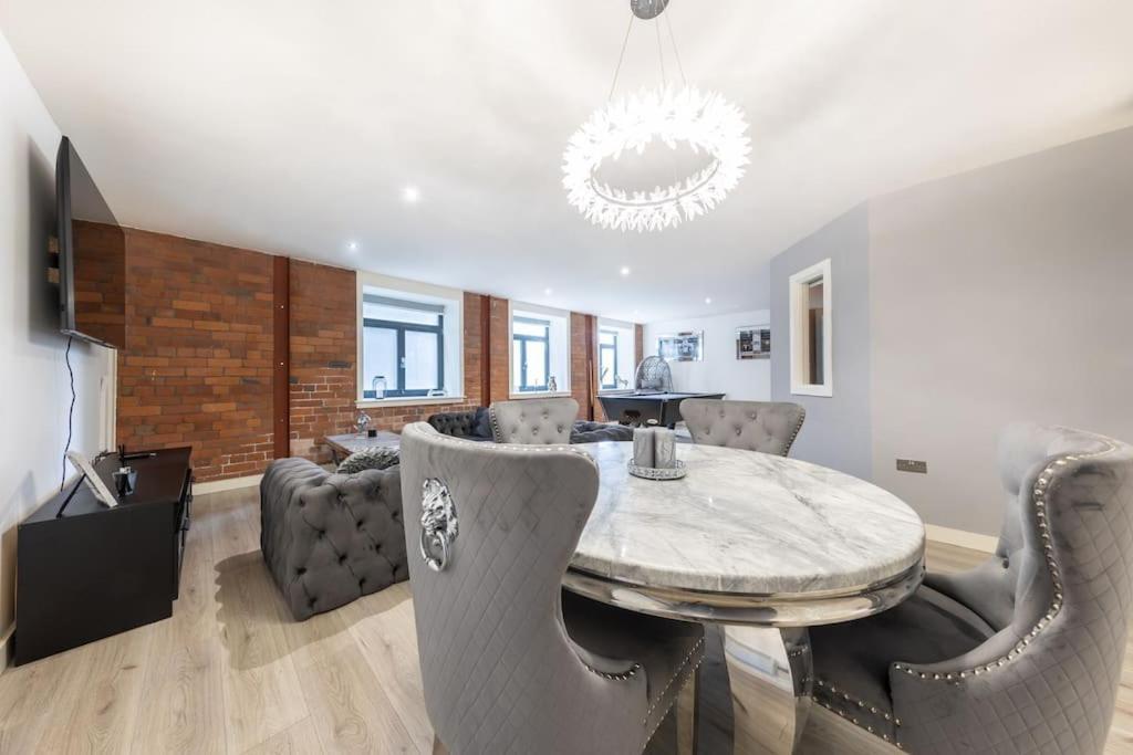 2 Bed Apartment With Pool Table Bradford  Exterior foto